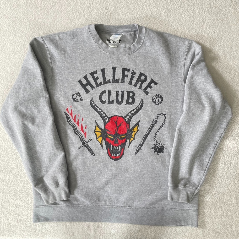 Stranger Things Hellfire Club Port & Co Ringspun Crewneck Sweatshirt Mens‎ Large